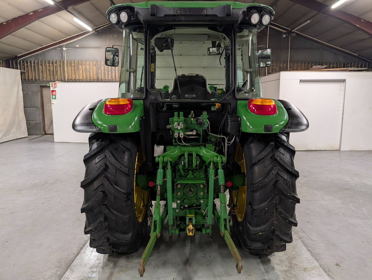 John Deere 5085M - Traktor: billede 4 John Deere 5085M - Traktor: billede 4