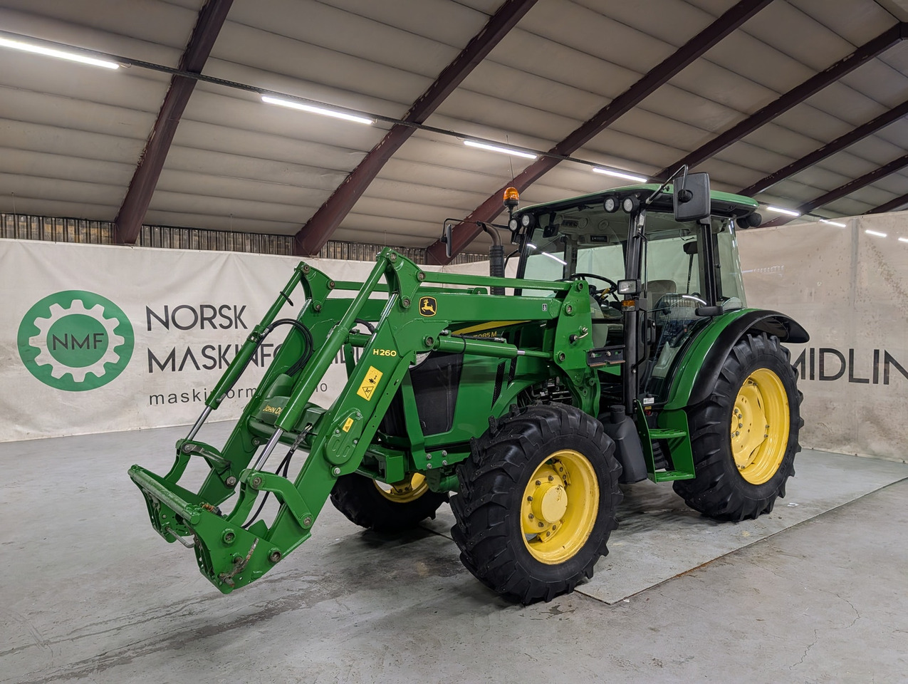 John Deere 5085M - Traktor: billede 1 John Deere 5085M - Traktor: billede 1