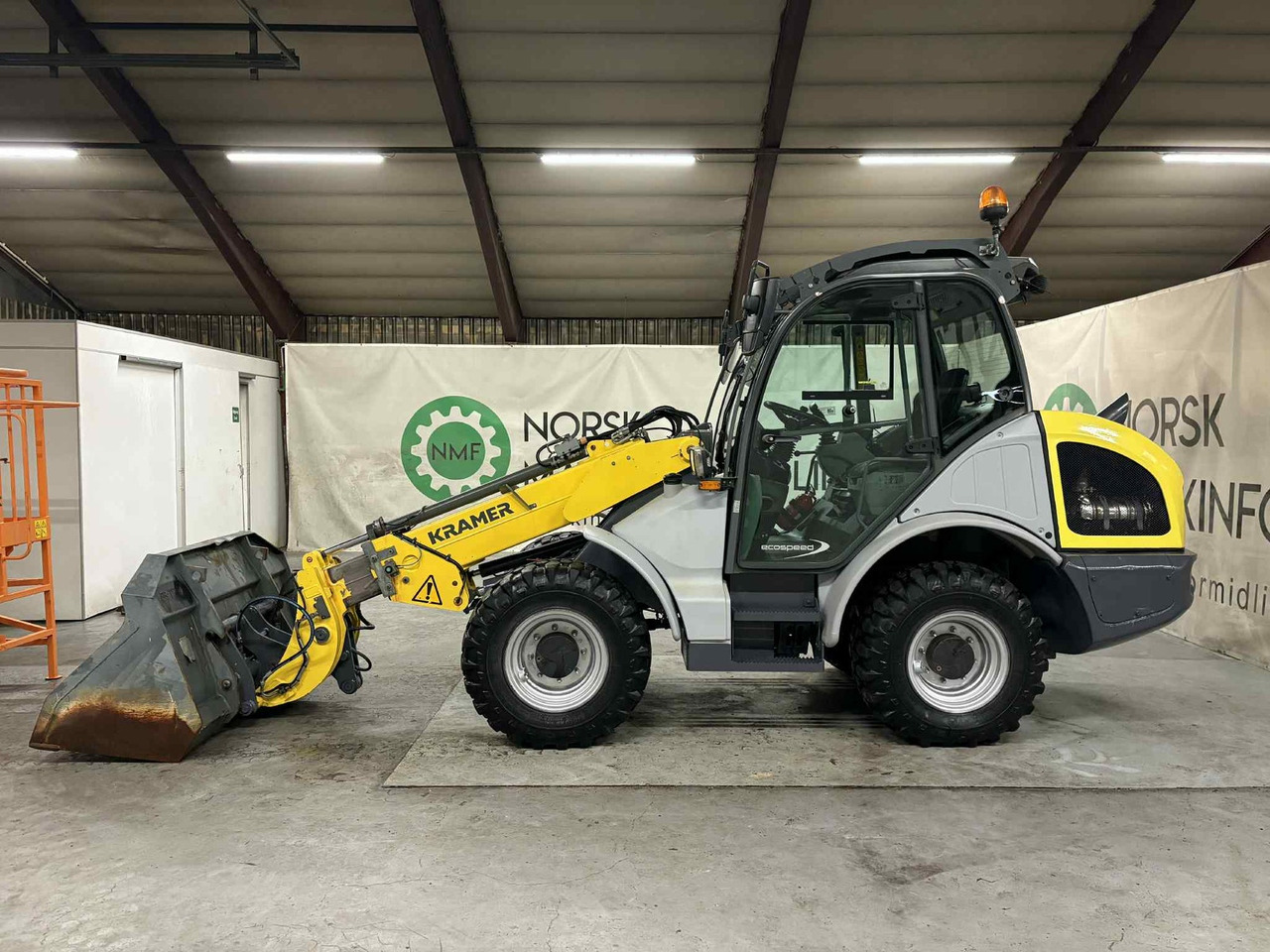 KramerAllrad 8085T #Traktor, Mannskapskurv og Skuffe - Gummihjulslæsser: billede 3 KramerAllrad 8085T #Traktor, Mannskapskurv og Skuffe - Gummihjulslæsser: billede 3