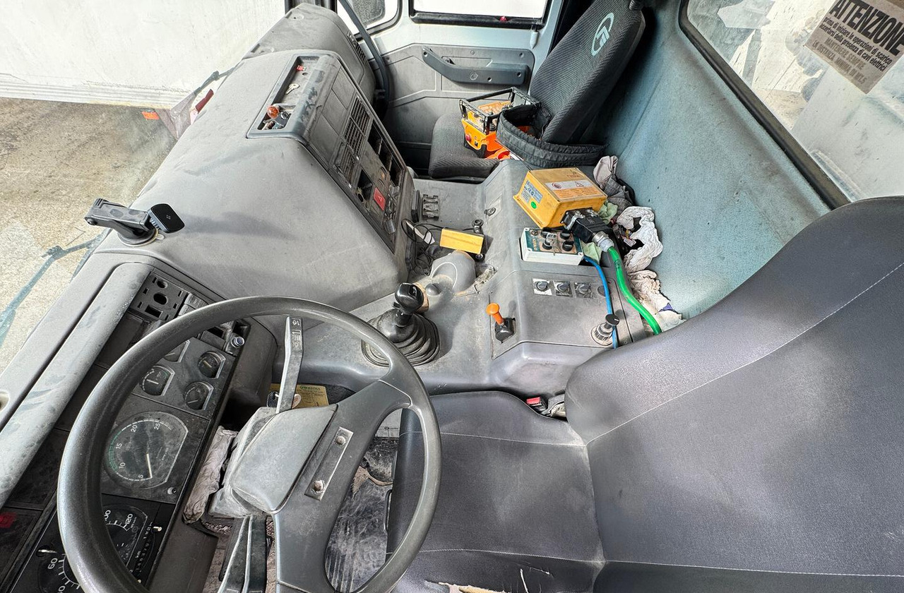 Betonpompa 28MT CIFA ASTRA HD84.38 - Betonbil med pumpe: billede 4 Betonpompa 28MT CIFA ASTRA HD84.38 - Betonbil med pumpe: billede 4