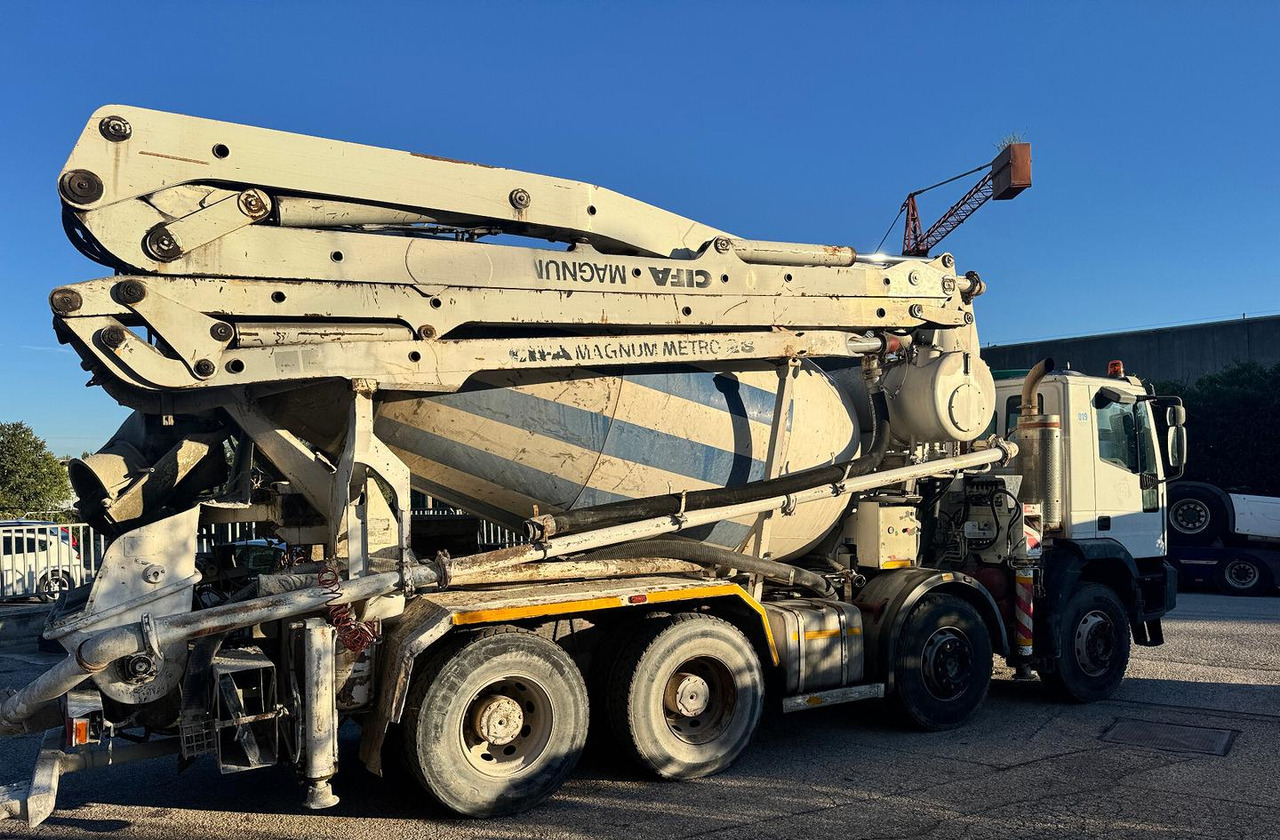 Betonpompa CIFA Iveco Trakker 410E44 - Betonbil med pumpe: billede 4 Betonpompa CIFA Iveco Trakker 410E44 - Betonbil med pumpe: billede 4