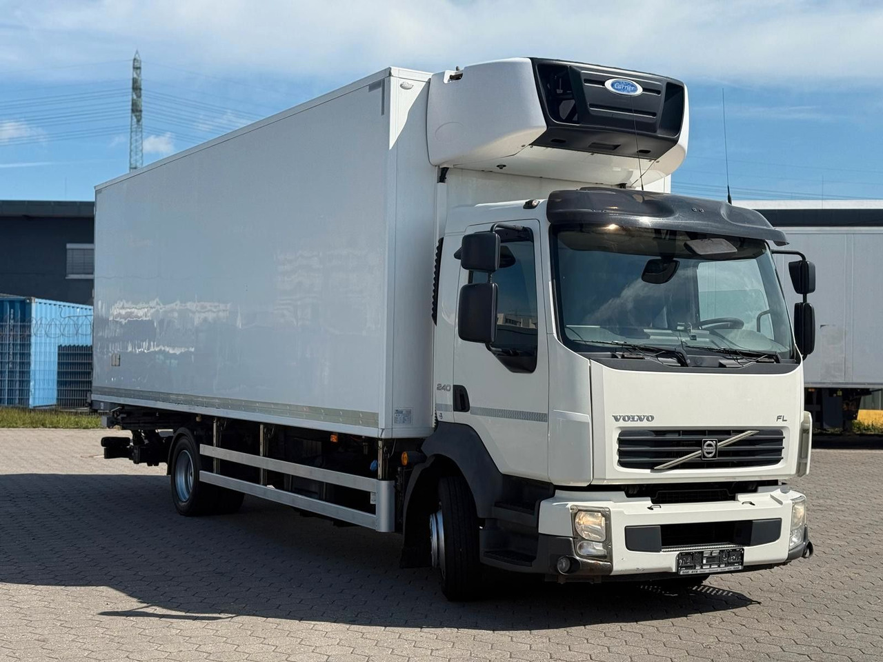 Volvo FL 240 Carrier Easy Cold+Hebebühne - Kølevogn lastbil: billede 2 Volvo FL 240 Carrier Easy Cold+Hebebühne - Kølevogn lastbil: billede 2
