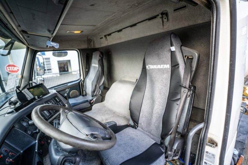 Leje en Volvo FMX 410 BB+LIEBHERR 9m3 Volvo FMX 410 BB+LIEBHERR 9m3: billede 7