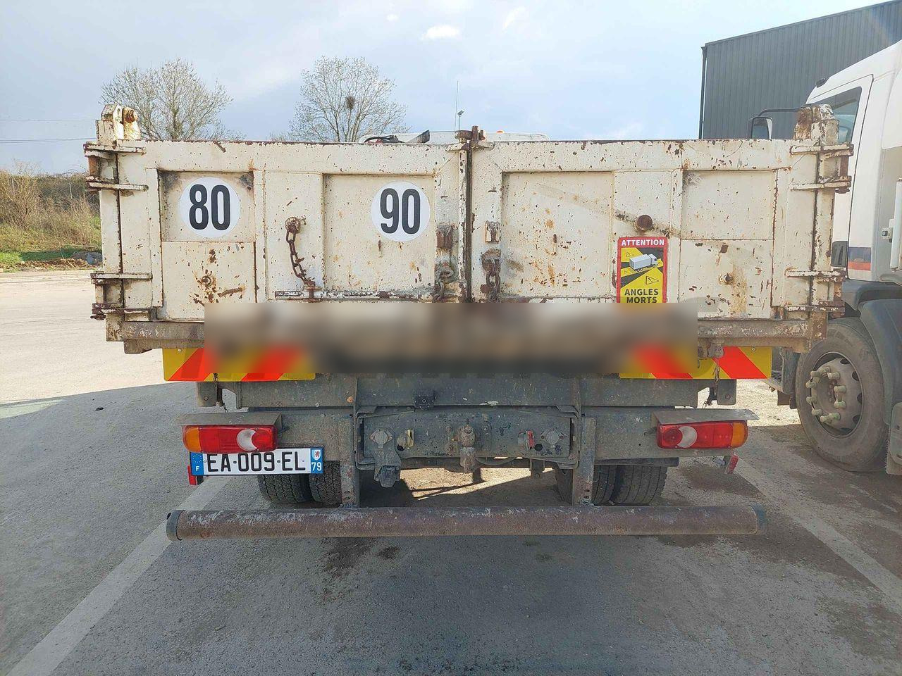 RENAULT MIDLUM 180 - Tipvogn lastbil: billede 3 RENAULT MIDLUM 180 - Tipvogn lastbil: billede 3