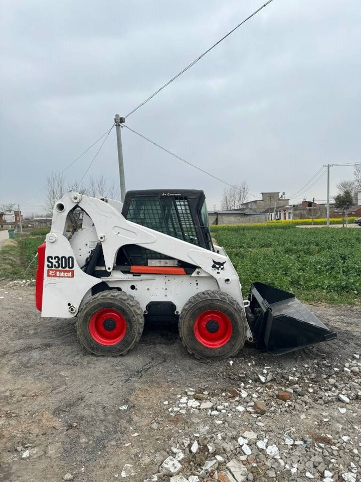 Bobcat S 300 - Skridstyret minilæsser: billede 1 Bobcat S 300 - Skridstyret minilæsser: billede 1