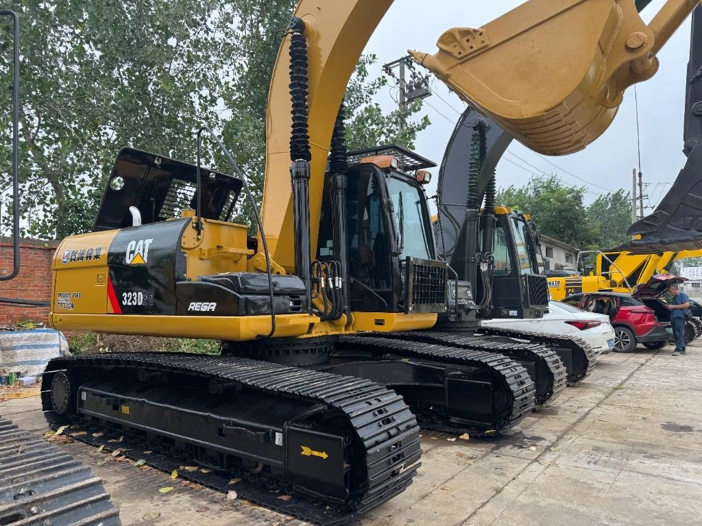 CAT 323D2  - Bæltegravemaskine: billede 4 CAT 323D2  - Bæltegravemaskine: billede 4