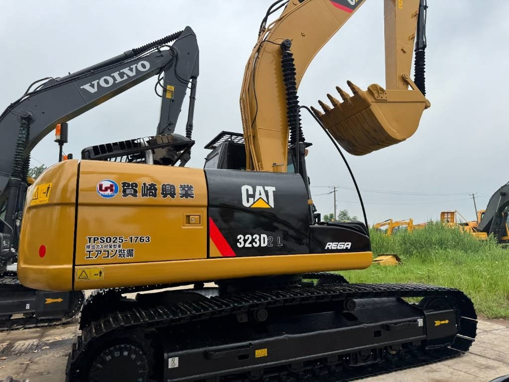 CAT 323D2  - Bæltegravemaskine: billede 2 CAT 323D2  - Bæltegravemaskine: billede 2