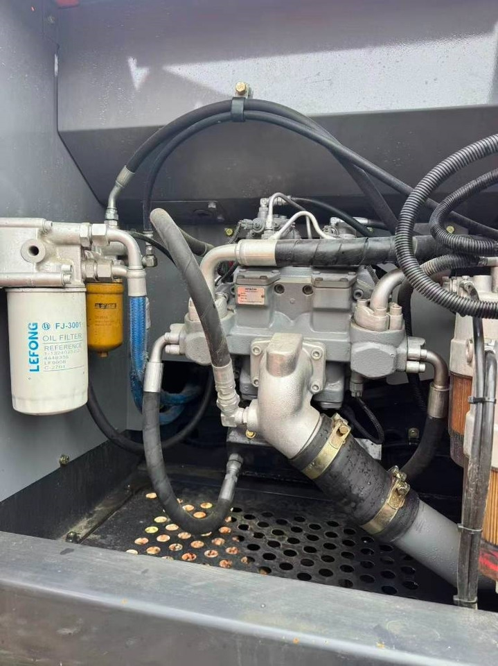 Hitachi ZX 200  - Bæltegravemaskine: billede 4 Hitachi ZX 200  - Bæltegravemaskine: billede 4