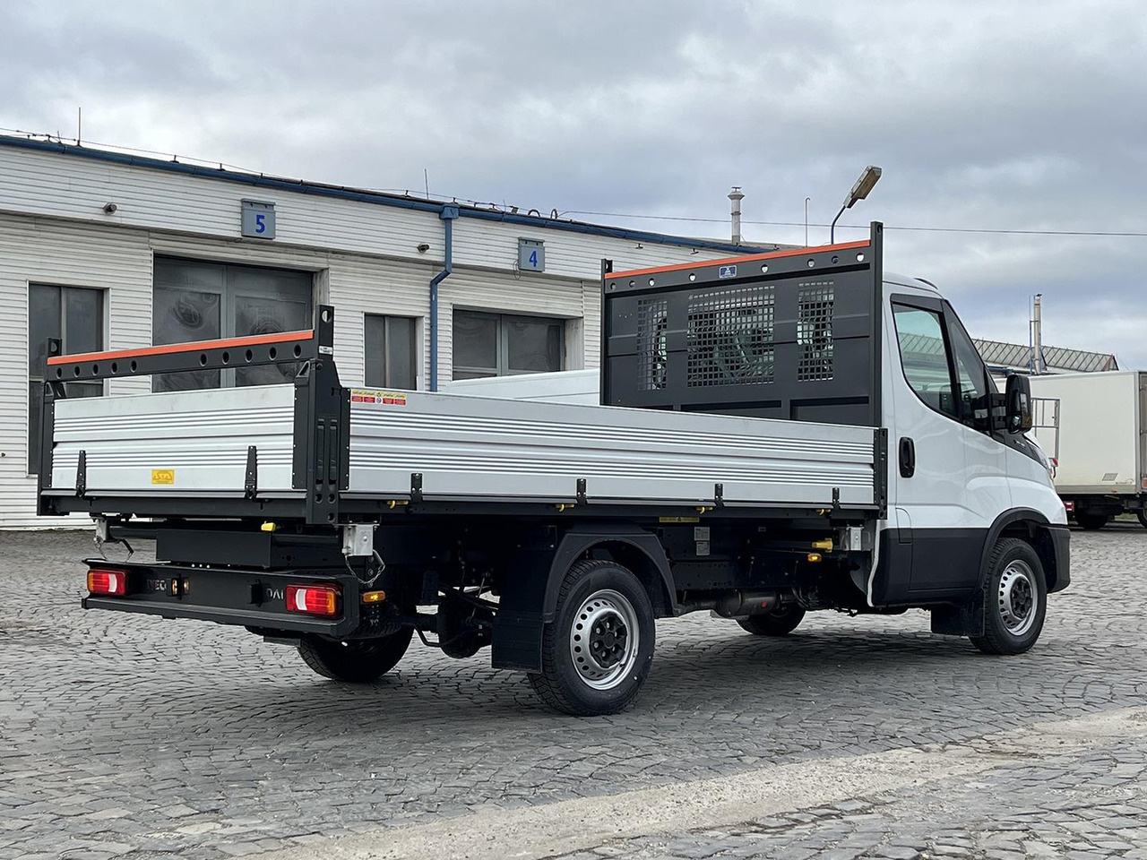 Ladbil med tip Iveco DAILY SKLÁPAČ, 2.3D, 35S16H: billede 7 Ladbil med tip Iveco DAILY SKLÁPAČ, 2.3D, 35S16H: billede 7