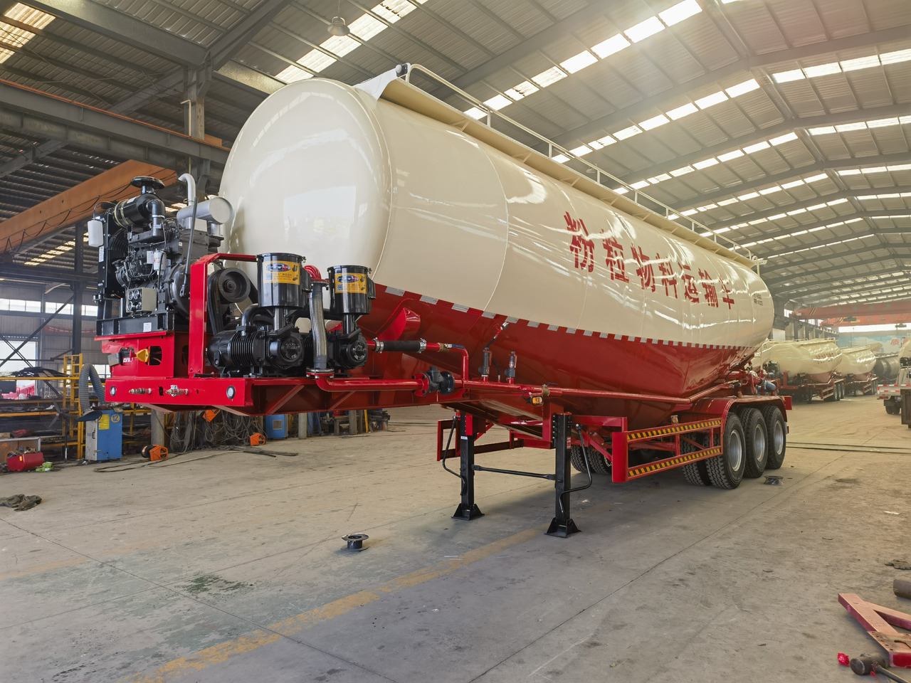 JSIE JSIE9404GFL - Tanksættevogn: billede 2 JSIE JSIE9404GFL - Tanksættevogn: billede 2