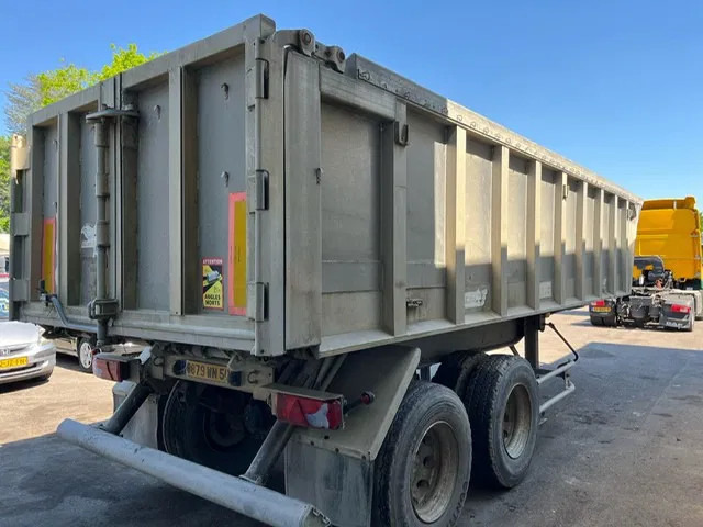 Benalu 2 Axle , 8 Tyres , Alu Tipper , Spring Suspension , Drum Brakes - Tipvogn sættevogn: billede 2 Benalu 2 Axle , 8 Tyres , Alu Tipper , Spring Suspension , Drum Brakes - Tipvogn sættevogn: billede 2