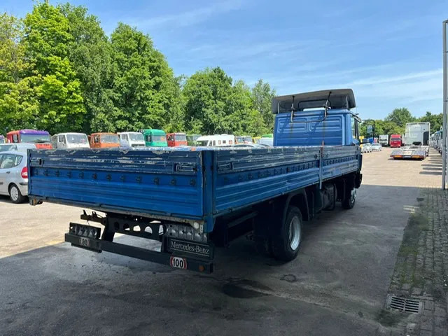 Mercedes-Benz 814 Ecoliner , Spring suspension , Manual , Euro 2 - Lastbil med presenning: billede 3 Mercedes-Benz 814 Ecoliner , Spring suspension , Manual , Euro 2 - Lastbil med presenning: billede 3