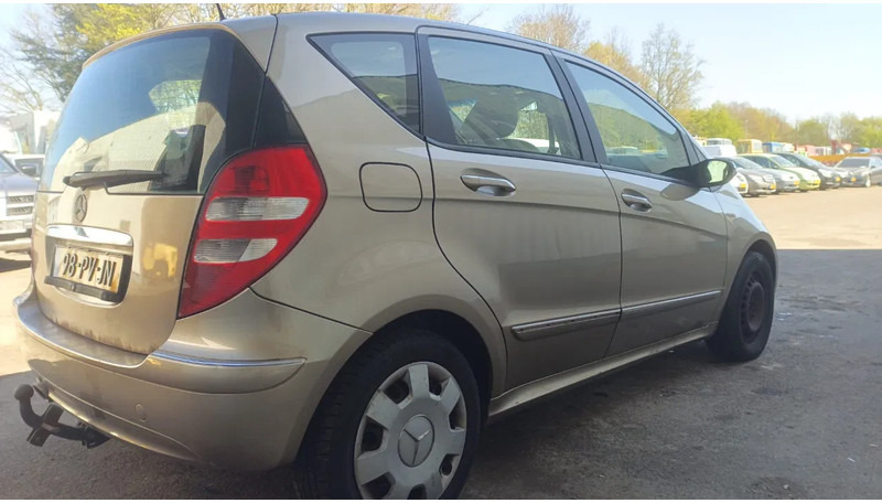 Mercedes-Benz A-Klasse 170 , Airco , leder , distrbute ketting maakt lawaai - Hatchback: billede 3 Mercedes-Benz A-Klasse 170 , Airco , leder , distrbute ketting maakt lawaai - Hatchback: billede 3