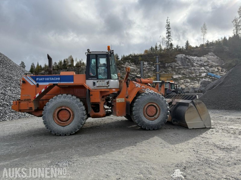 1995 Fiat-Hitachi FR 220.2 - Gummihjulslæsser: billede 5 1995 Fiat-Hitachi FR 220.2 - Gummihjulslæsser: billede 5