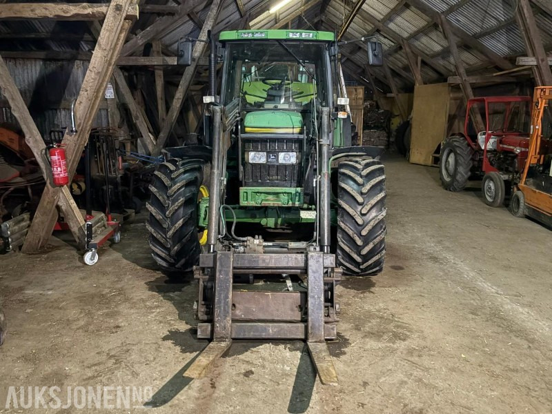 1997 John Deere 6300 med frontlaster - Traktor: billede 2 1997 John Deere 6300 med frontlaster - Traktor: billede 2
