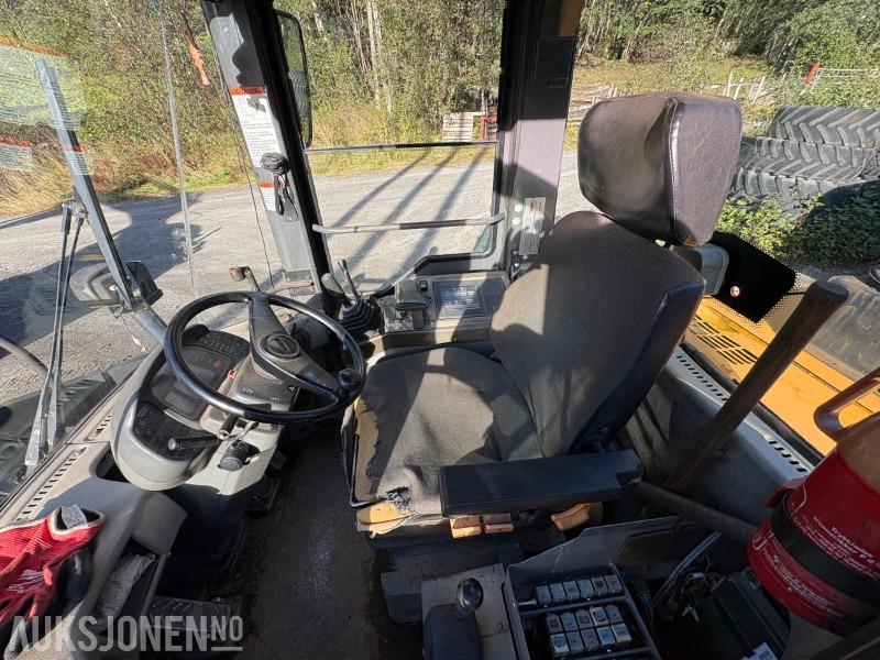 Gummihjulslæsser 1998 Komatsu WA320-3H - KUN 9 248 timer!: billede 20 Gummihjulslæsser 1998 Komatsu WA320-3H - KUN 9 248 timer!: billede 20