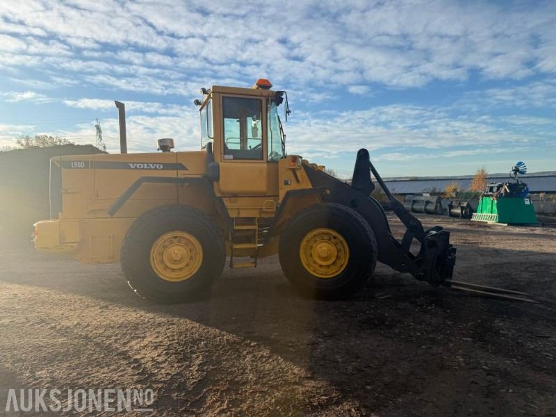 2001 Volvo L90D HJULLASTER SERVICEHISTORIKK 3.FUNKSJON PALLEGAFFEL 12716 TIMER. - Gummihjulslæsser: billede 5 2001 Volvo L90D HJULLASTER SERVICEHISTORIKK 3.FUNKSJON PALLEGAFFEL 12716 TIMER. - Gummihjulslæsser: billede 5