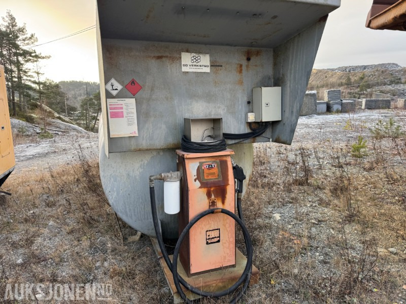 2002 Dieseltank med pumpe - Bygningsudstyr: billede 4 2002 Dieseltank med pumpe - Bygningsudstyr: billede 4
