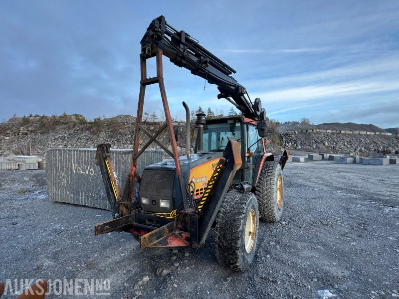 2005 Valmet 8100 Krantraktor - Hiab 099-4XS HiDuo med fjernstyring - Traktor: billede 3 2005 Valmet 8100 Krantraktor - Hiab 099-4XS HiDuo med fjernstyring - Traktor: billede 3