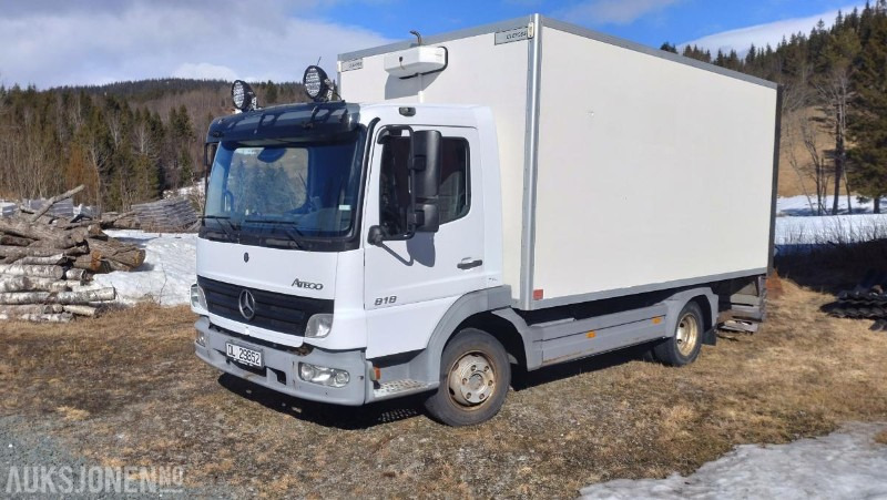 2006 Mercedes-Benz 818/33AT 7,5 skapbil ryggekamera s+v dekk kjetting - Lastbil varevogn: billede 1 2006 Mercedes-Benz 818/33AT 7,5 skapbil ryggekamera s+v dekk kjetting - Lastbil varevogn: billede 1