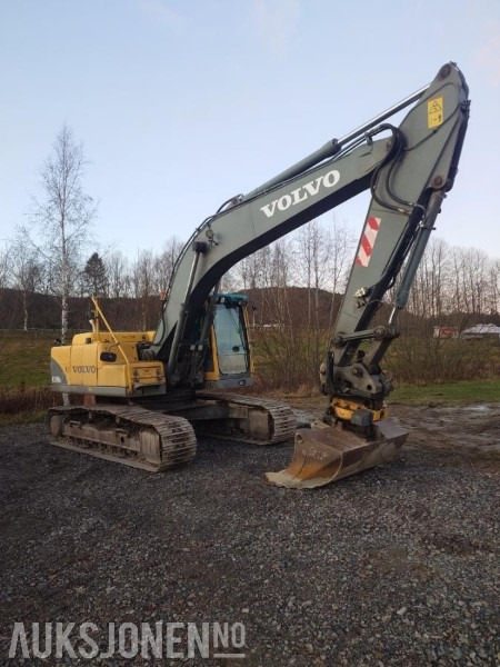 2006 Volvo EC 210B med Engcon EC20 tiltrotor, pusseskuff og graveskuff - Gravemaskine: billede 1 2006 Volvo EC 210B med Engcon EC20 tiltrotor, pusseskuff og graveskuff - Gravemaskine: billede 1