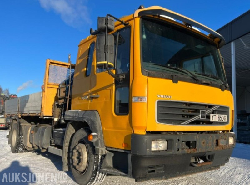 2006 Volvo FL6 med tipp og kran NYLIG EU OK TIL 22.10.2026 - Lastbil med kran: billede 2 2006 Volvo FL6 med tipp og kran NYLIG EU OK TIL 22.10.2026 - Lastbil med kran: billede 2