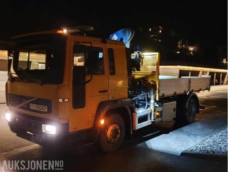 2006 Volvo FL6 med tipp og kran NYLIG EU OK TIL 22.10.2026 - Lastbil med kran: billede 1 2006 Volvo FL6 med tipp og kran NYLIG EU OK TIL 22.10.2026 - Lastbil med kran: billede 1