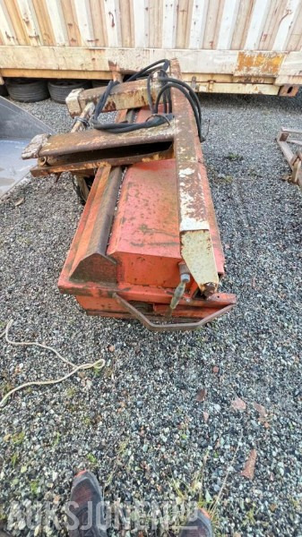 2010 Fronmontert feiekost - Bygningsudstyr: billede 3 2010 Fronmontert feiekost - Bygningsudstyr: billede 3