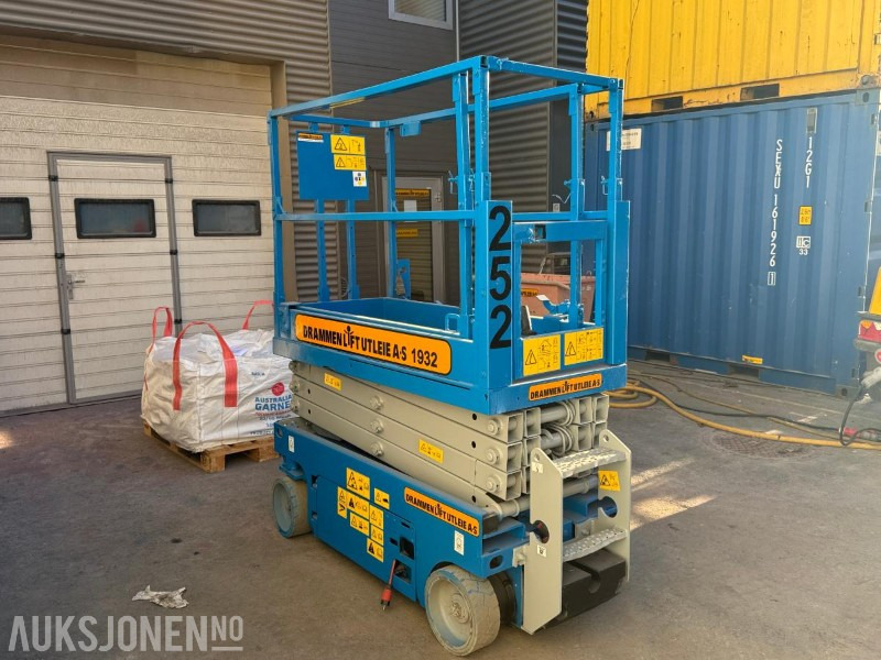 2011 Genie 1932 sakselift / 8 meter - Lift: billede 1 2011 Genie 1932 sakselift / 8 meter - Lift: billede 1
