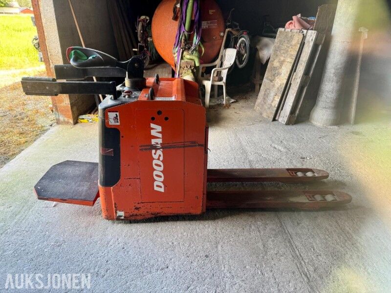 2013 Doosan LEDH 20 MP Elektrisk Pallejekk – Timer: 16 - Bygningsudstyr: billede 5 2013 Doosan LEDH 20 MP Elektrisk Pallejekk – Timer: 16 - Bygningsudstyr: billede 5