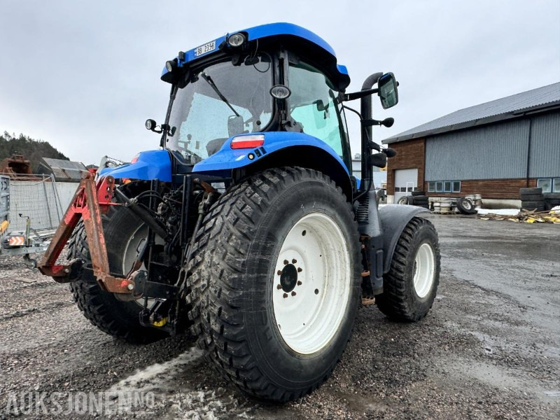 2013 New Holland T6.160 - Frontlaster - 1 skuffe - Triangel og toppstag - TRI piggdekk og landbruksdekk - Traktor: billede 4 2013 New Holland T6.160 - Frontlaster - 1 skuffe - Triangel og toppstag - TRI piggdekk og landbruksdekk - Traktor: billede 4