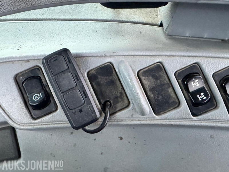 Traktor 2013 New Holland T6.160 - Frontlaster - 1 skuffe - Triangel og toppstag - TRI piggdekk og landbruksdekk: billede 39 Traktor 2013 New Holland T6.160 - Frontlaster - 1 skuffe - Triangel og toppstag - TRI piggdekk og landbruksdekk: billede 39