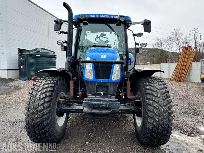 2013 New Holland T6.160 - Frontlaster - 1 skuffe - Triangel og toppstag - TRI piggdekk og landbruksdekk - Traktor: billede 2 2013 New Holland T6.160 - Frontlaster - 1 skuffe - Triangel og toppstag - TRI piggdekk og landbruksdekk - Traktor: billede 2