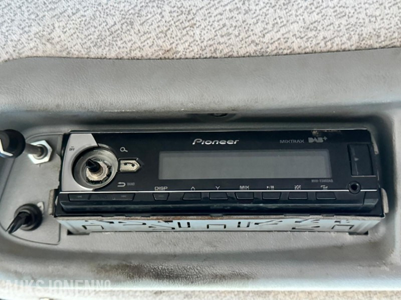 Traktor 2013 New Holland T6.160 - Frontlaster - 1 skuffe - Triangel og toppstag - TRI piggdekk og landbruksdekk: billede 46 Traktor 2013 New Holland T6.160 - Frontlaster - 1 skuffe - Triangel og toppstag - TRI piggdekk og landbruksdekk: billede 46