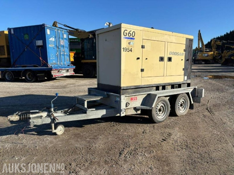 2014 Doosan G60 strømaggregat 60 kVA med 2 akslet henger - Bygningsudstyr: billede 1 2014 Doosan G60 strømaggregat 60 kVA med 2 akslet henger - Bygningsudstyr: billede 1