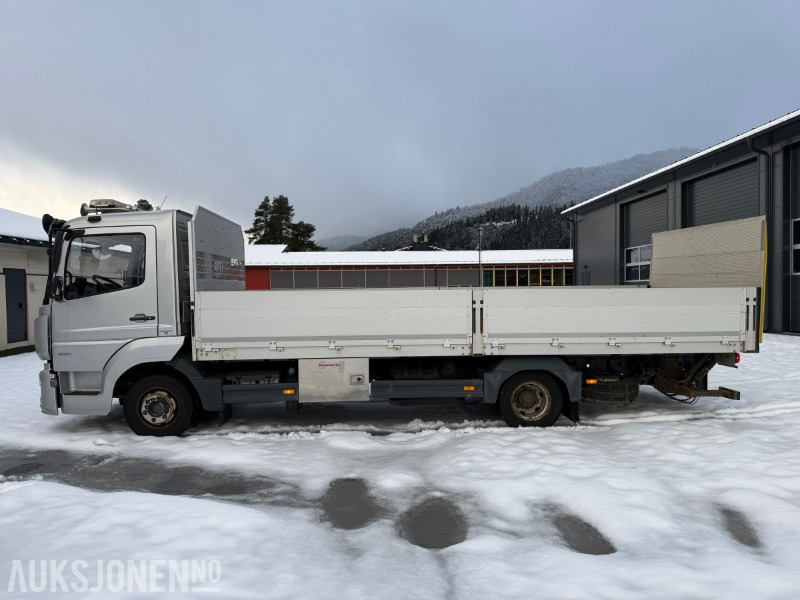 2016 Mercedes-Benz Atego 816 planbil med Zepro løftelem - C1 førarkort - Eu godkjent - Lastbil med lad: billede 2 2016 Mercedes-Benz Atego 816 planbil med Zepro løftelem - C1 førarkort - Eu godkjent - Lastbil med lad: billede 2