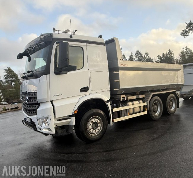 2020 Mercedes-Benz Arocs 2653 DUMPERBIL - GULLAVTALE - LAV KM. - Tipvogn lastbil: billede 1 2020 Mercedes-Benz Arocs 2653 DUMPERBIL - GULLAVTALE - LAV KM. - Tipvogn lastbil: billede 1