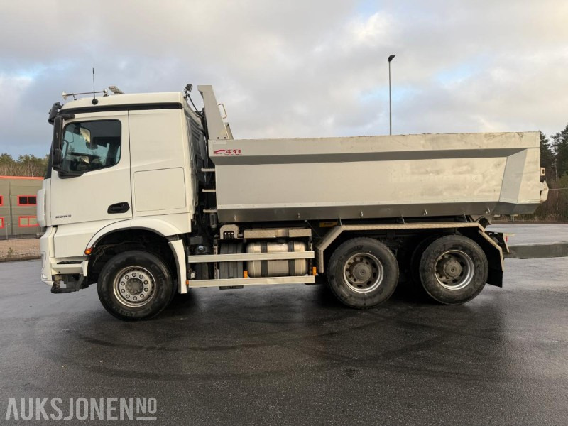 2020 Mercedes-Benz Arocs 2653 DUMPERBIL - GULLAVTALE - LAV KM. - Tipvogn lastbil: billede 4 2020 Mercedes-Benz Arocs 2653 DUMPERBIL - GULLAVTALE - LAV KM. - Tipvogn lastbil: billede 4