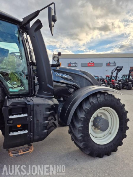 2021 Valtra T254 traktor 4X4, FRONTHYDRAULIKK, VENDBAR FØRERPLASS - Traktor: billede 5 2021 Valtra T254 traktor 4X4, FRONTHYDRAULIKK, VENDBAR FØRERPLASS - Traktor: billede 5
