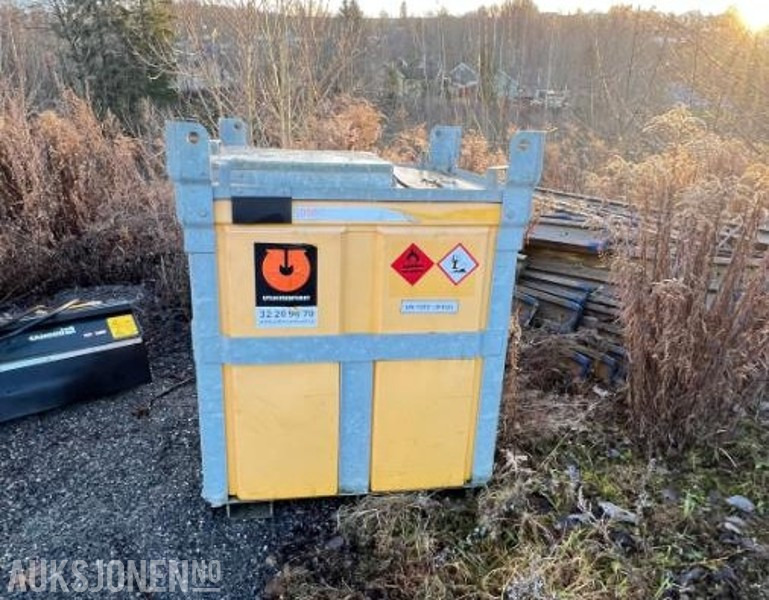 950 l dieseltank - Bygningsudstyr: billede 1 950 l dieseltank - Bygningsudstyr: billede 1