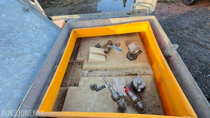 950 l dieseltank - Bygningsudstyr: billede 2 950 l dieseltank - Bygningsudstyr: billede 2