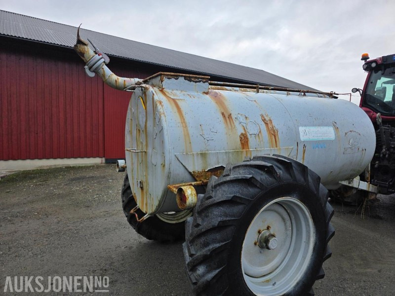 1995 Vannvogn 6000liter til traktor - Landbrugsmaskine: billede 3 1995 Vannvogn 6000liter til traktor - Landbrugsmaskine: billede 3