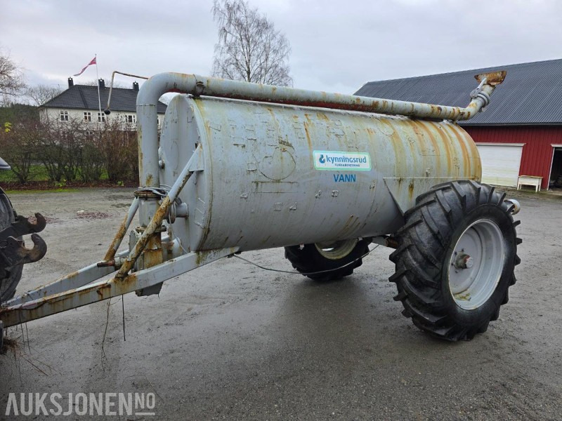 1995 Vannvogn 6000liter til traktor - Landbrugsmaskine: billede 1 1995 Vannvogn 6000liter til traktor - Landbrugsmaskine: billede 1
