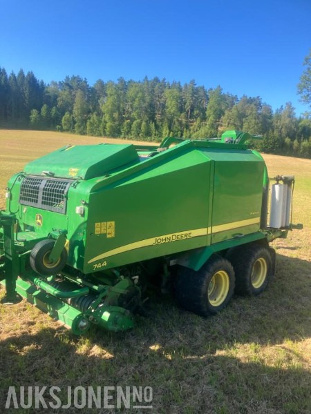 2011 John Deere 744 Premium Rundballepresse / Kombipresse - Landbrugsmaskine: billede 1 2011 John Deere 744 Premium Rundballepresse / Kombipresse - Landbrugsmaskine: billede 1
