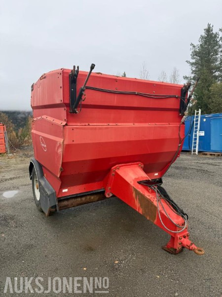 2016 Tokvam SV8000 strøer SV8000 strøvogn - Landbrugsmaskine: billede 1 2016 Tokvam SV8000 strøer SV8000 strøvogn - Landbrugsmaskine: billede 1