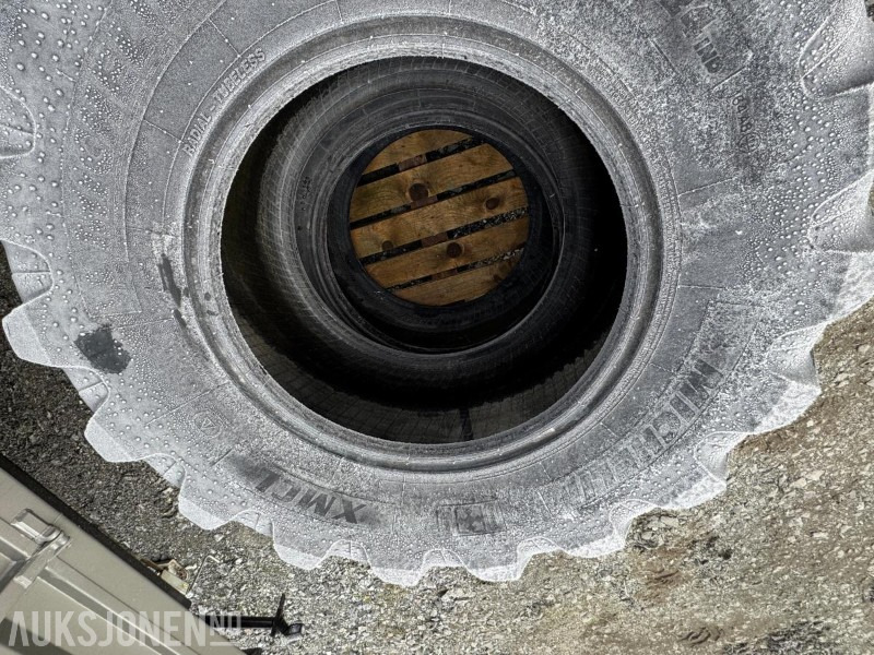 2017 Michelin XMCL 480/70 R24 – 2 stk brukte traktordekk - Landbrugsmaskine: billede 4 2017 Michelin XMCL 480/70 R24 – 2 stk brukte traktordekk - Landbrugsmaskine: billede 4