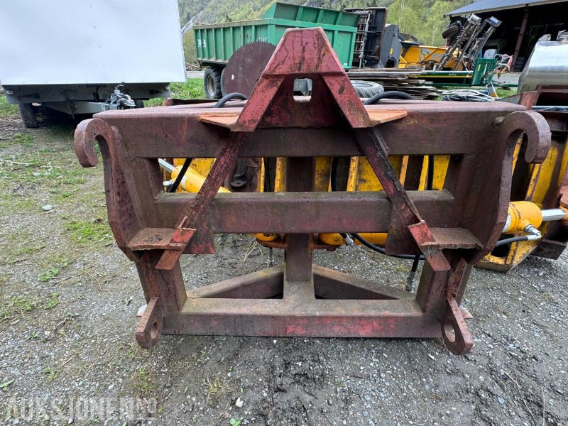 Hydraulisk Brøyteskjær til traktor og hjullaster - bredde 2720 mm - Volvo BM og Triangelfeste - Landbrugsmaskine: billede 2 Hydraulisk Brøyteskjær til traktor og hjullaster - bredde 2720 mm - Volvo BM og Triangelfeste - Landbrugsmaskine: billede 2