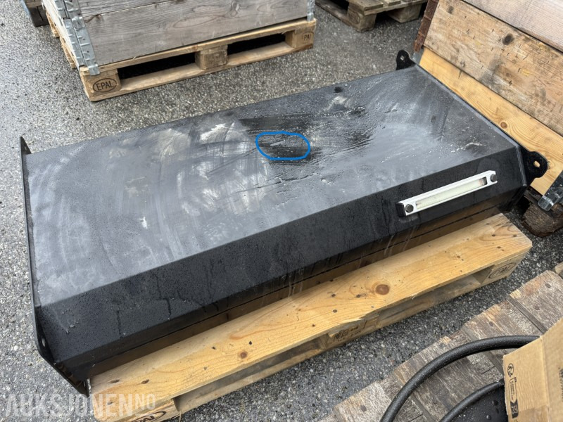 2024 Hydraulikktank - Lastbil: billede 1 2024 Hydraulikktank - Lastbil: billede 1