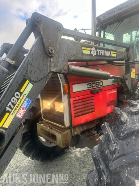 MASSEY FERGUSON 3090 MED FRONTLASTER / PALLEGAFFLER - Traktor: billede 2 MASSEY FERGUSON 3090 MED FRONTLASTER / PALLEGAFFLER - Traktor: billede 2