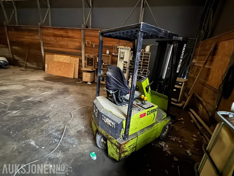 1981 Clark TM12S ELEKTRISK TRUCK M/LADER - Materialehåndteringsudstyr: billede 4 1981 Clark TM12S ELEKTRISK TRUCK M/LADER - Materialehåndteringsudstyr: billede 4